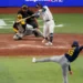 Remontada histórica de los Rays sobre los Cerveceros fuerza el quinto juego en la Serie Mundial