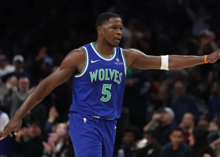 Anthony Edwards se operara la rodilla derecha y sera baja varias semanas en la NBA