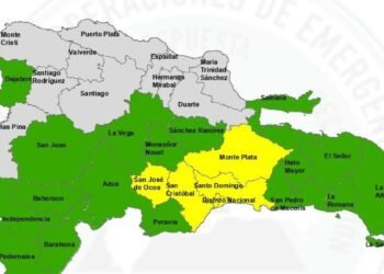 COE eleva a 4 provincias y al Distrito Nacional en alerta amarilla por fuertes lluvias y mantiene 17 en verde