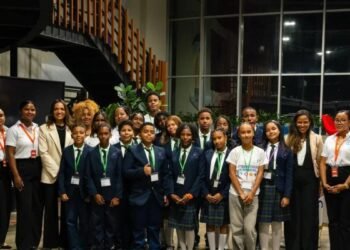 Perfecto Labs revoluciona la educacion tecnologica y expone proyectos estudiantiles