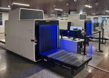 Cae preso en el AILA con casi 400 mil dólares ocultos en su maleta tras vuelo desde Tórtola