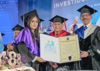 La UASD gradúa a más de 3,500 profesionales y advierte sobre el peligro ambiental de la inteligencia artificial