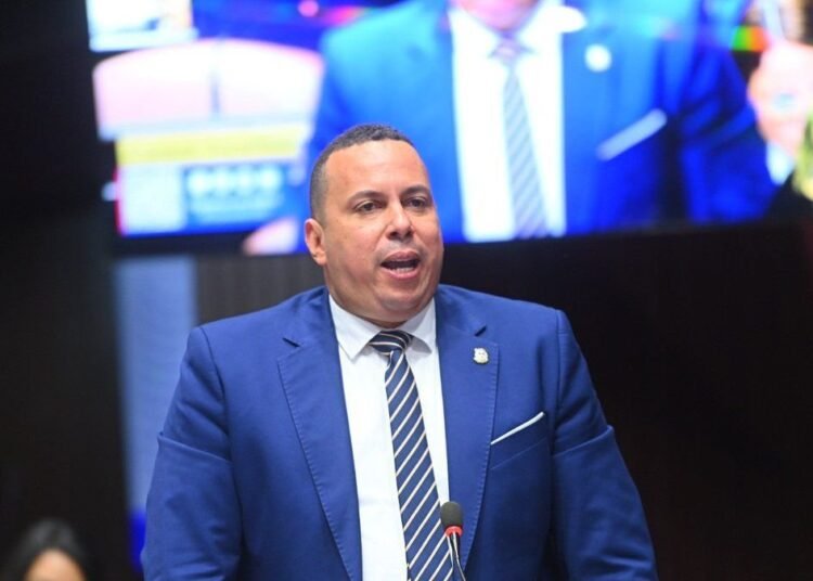Diputado resalta impacto histórico de la gestión de Fellito Suberví en saneamiento de Los Girasoles