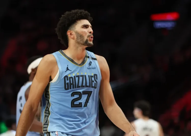 Cameron Boozer brilla con su primer triple-doble y guía a los Grizzlies a un inicio perfecto