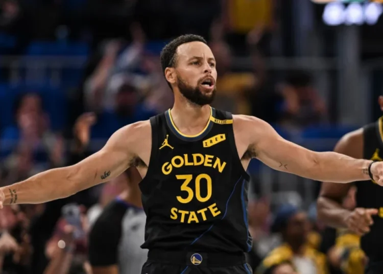 Stephen Curry brilla con 31 puntos y los Warriors aplastan a los Lakers de Luka Doncic