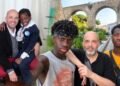 Abogado argentino adopta a dos hermanos haitianos huérfanos del terremoto y transforma sus vidas para siempre