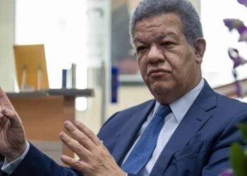 Leonel Fernández rechaza reforma policial orientada a aplicar el código 29 y exige respeto a la ley