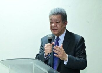 Leonel Fernández rechaza la reforma policial enfocada en el código 29 y aboga por prevención