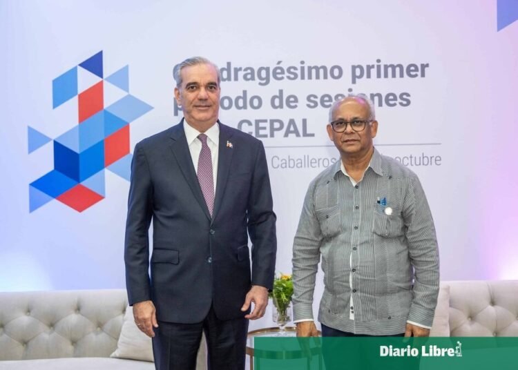 Abinader y la OEA discuten la crisis de Haití y la democracia regional en la Cepal