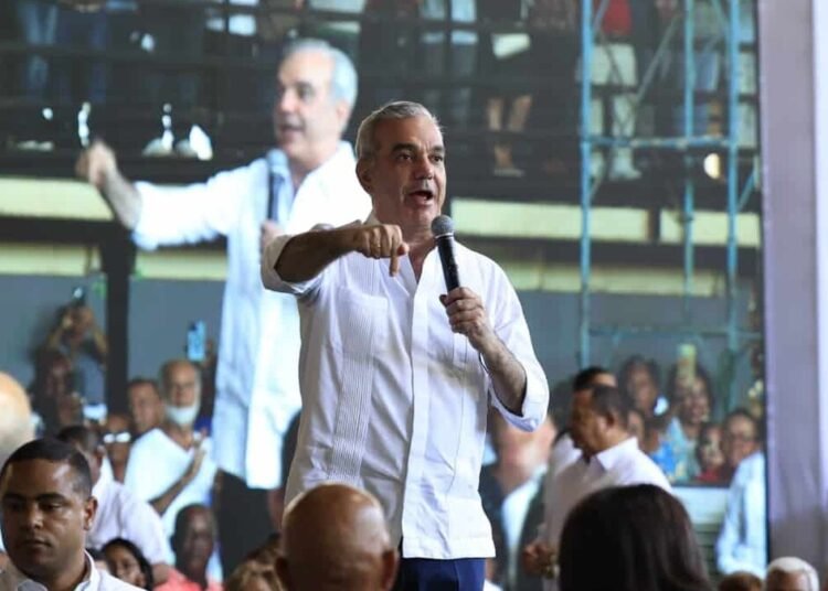 Luis Abinader lanza contundente advertencia a prófugos: Entréguense ahora o enfrentarán a la justicia