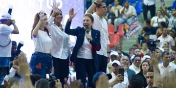 Carolina Mejía juramenta comandos provinciales de juventud para su proyecto presidencial 2028
