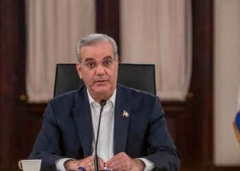 Abinader aborda la crisis de Haití y seguridad fronteriza en LA Agenda Semanal