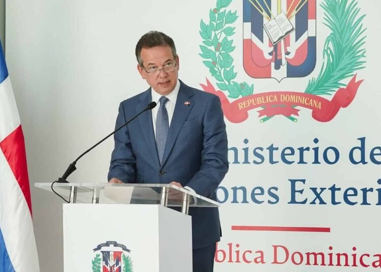 Canciller dominicano inicia histórica visita a Canadá para impulsar comercio e inversión tras 20 años