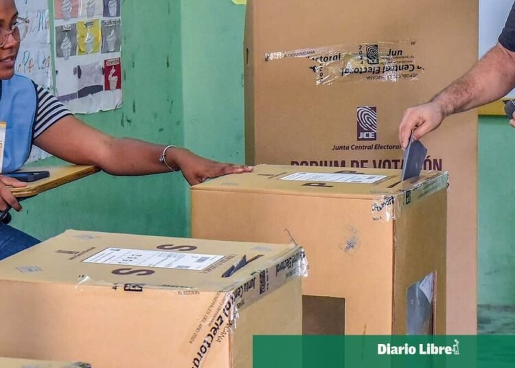 Encuesta ACD Media revela aumento del desinterés de votantes y caída de partidos tradicionales