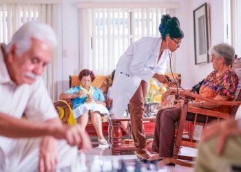 Escándalo en Conape: 15 empleados públicos cobraban sueldos en programa para adultos mayores
