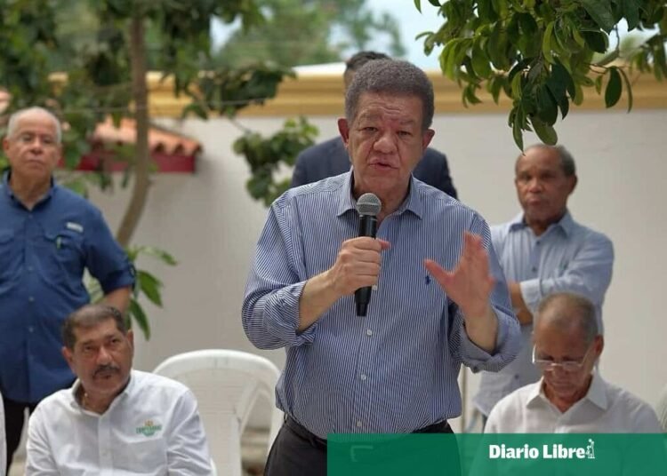 Leonel Fernandez arremete contra el Gobierno por imponer medidas inconsultas al sector arrocero ante el DR-CAFTA