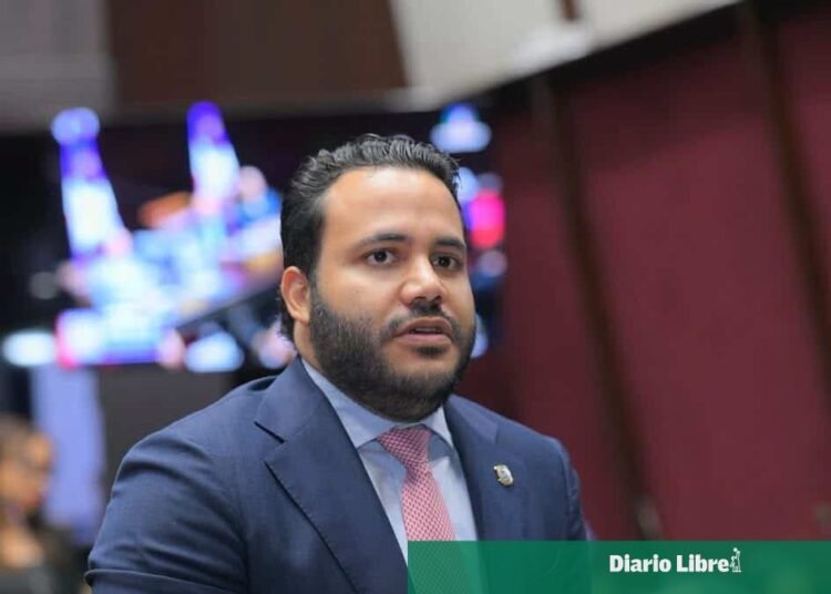 Diputado Rogelio Genao renuncia al PRSC y cuestiona duramente a su cúpula directiva