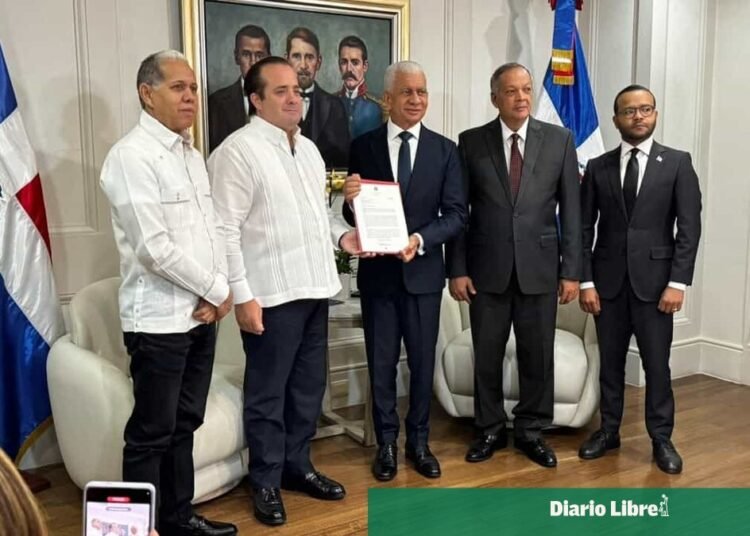 Nuevo proyecto de ley prohíbe residenciales sin servicios básicos en República Dominicana