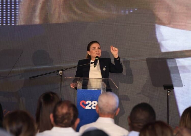 Quiénes apoyan a Carolina Mejía: Los principales respaldos políticos y territoriales sumados a su proyecto