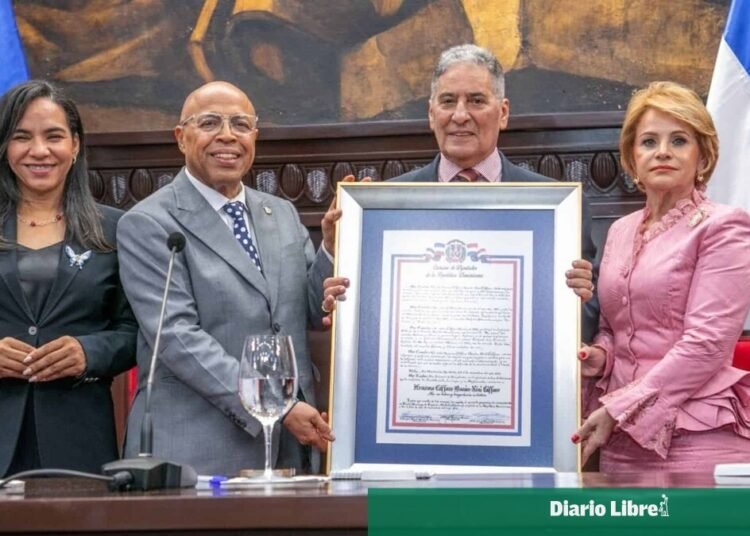 Cámara de Diputados reconoce a Niní Cáffaro, Leonel Lirio y Janina Rosado por su legado cultural