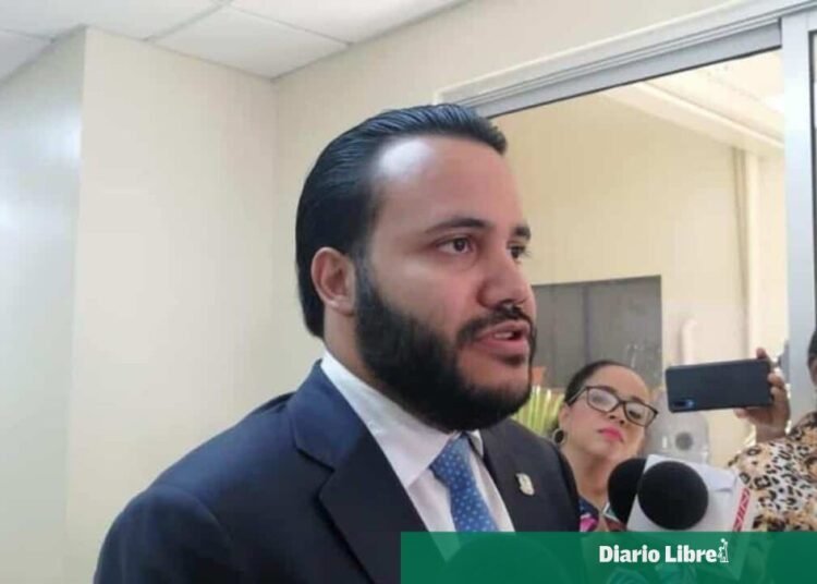 Rogelio Genao renuncia del PRSC y se declara diputado independiente tras criticar la cúpula partidaria