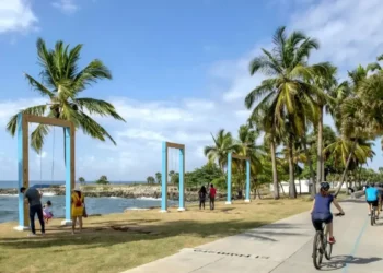 Anuncian emocionante ruta turística en bicicleta por el malecón y zonas históricas del Distrito Nacional