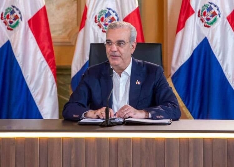 Luis Abinader destaca medidas clave para mantener financiamiento accesible en viviendas de bajo costo
